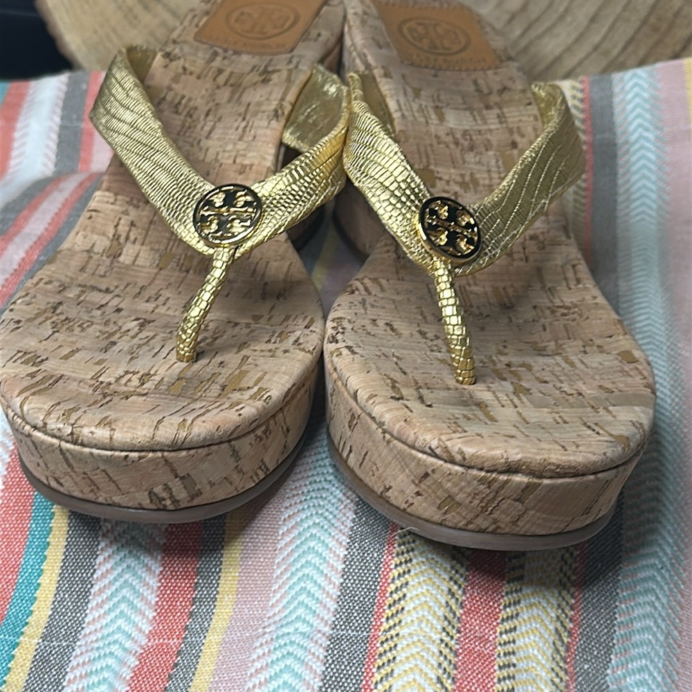 Tory Burch Suzy Gold Cork Wedge Sandals Size 9 - Picture 4 of 8